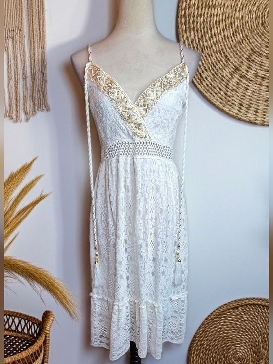 Scandal Dresses & Skirts - 647. Lamiar Italy Boho White Lace Midi Dress - Embellished - TU